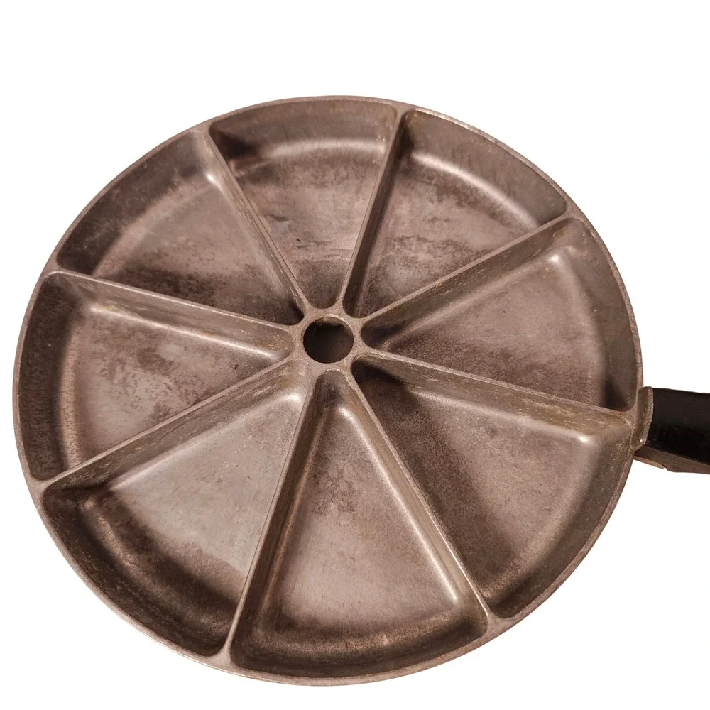 Vintage Northland Aluminum Jon'E Bake Pan 8 Wedge Cornbread Scone  Nordic Ware